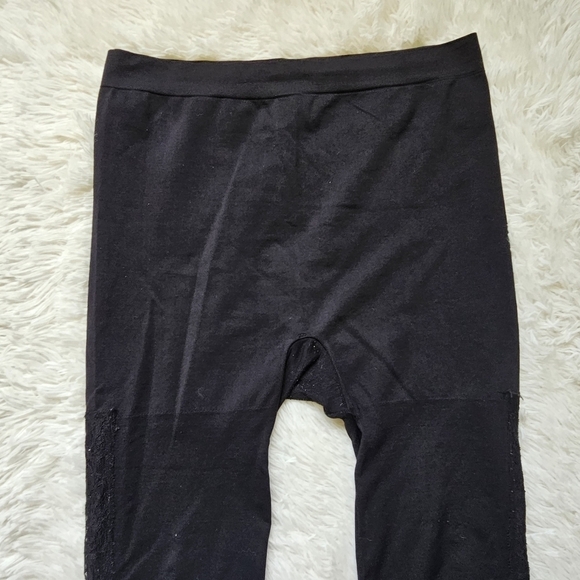 Lane Bryant black leggings with lace on both sides - Picture 6 of 10